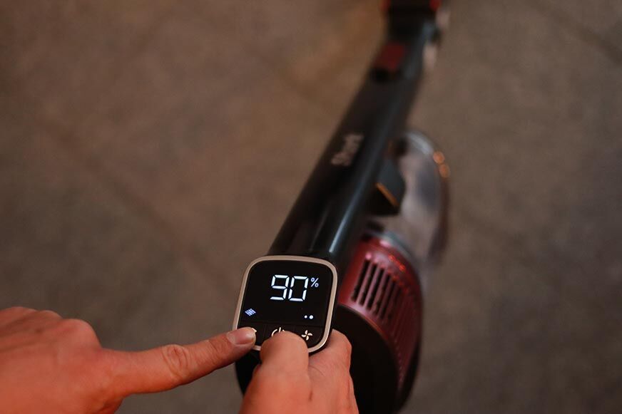 You can see the battery level indicator on the Shark Anti Hair Wrap Flexology.